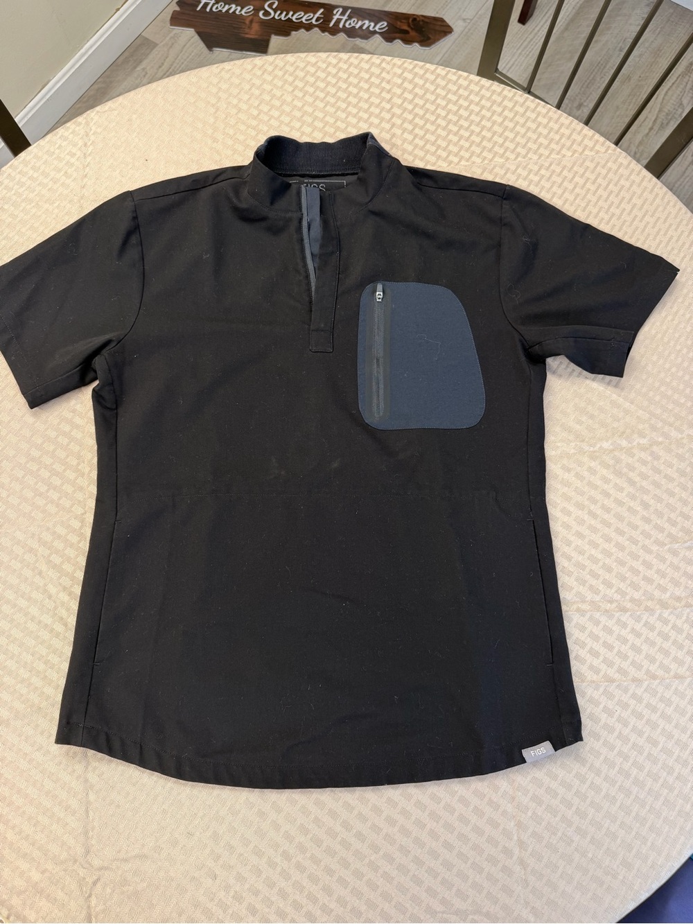 Figs scrub top